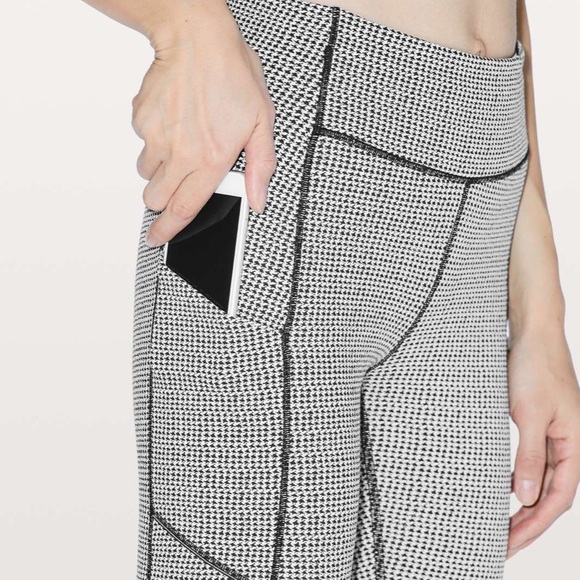 Lululemon Speed Up Tight - Picture 2 of 5